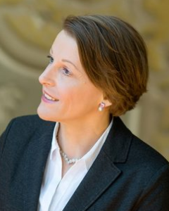 Dr. Isabella Grobys